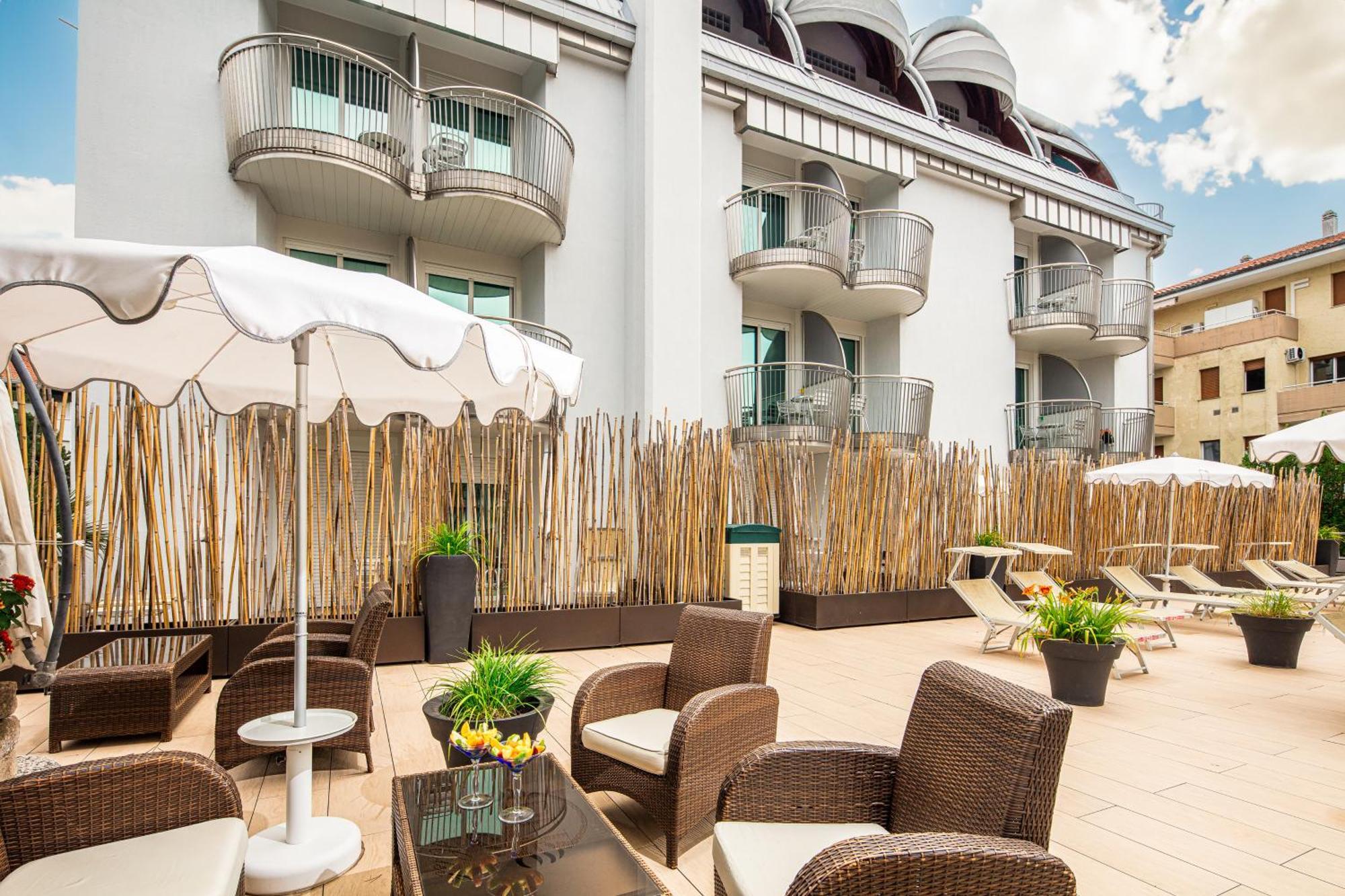 Park Hotel Ліньяно-Сабб'ядоро Екстер'єр фото