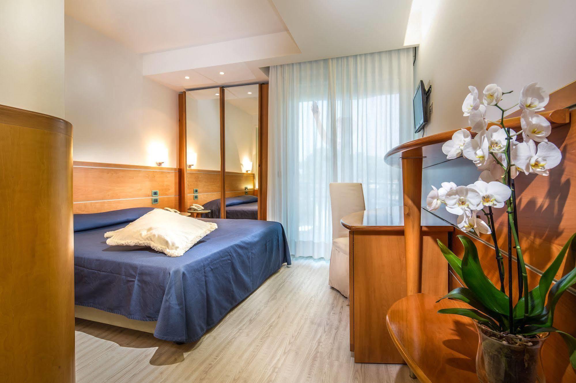 Park Hotel Ліньяно-Сабб'ядоро Екстер'єр фото